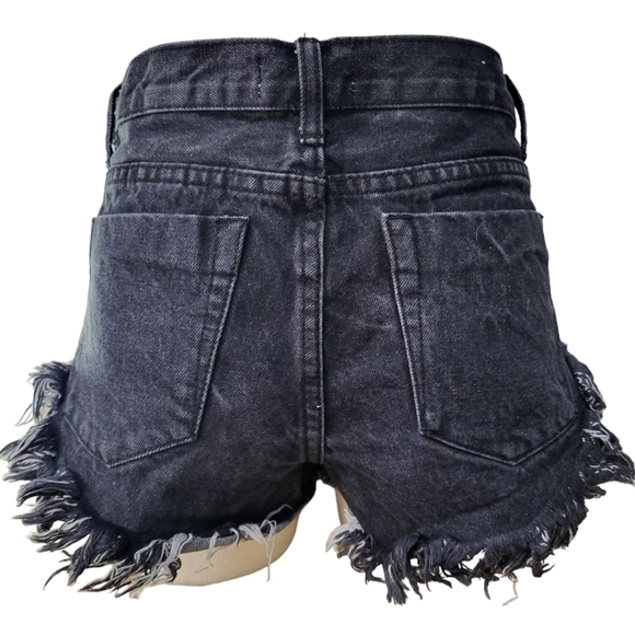 Glamorous Black Frayed Denim Booty Shorts Size Sm NWOT - Picture 4 of 8